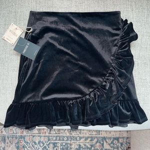 Velvet Flounce Mini Skirt (BLACK)